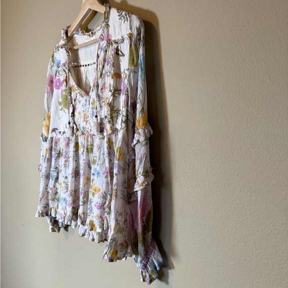 Spell and the Gypsy Collective Wild Bloom Blouse Boho
Cream Floral Medium - Picture 3 of 7